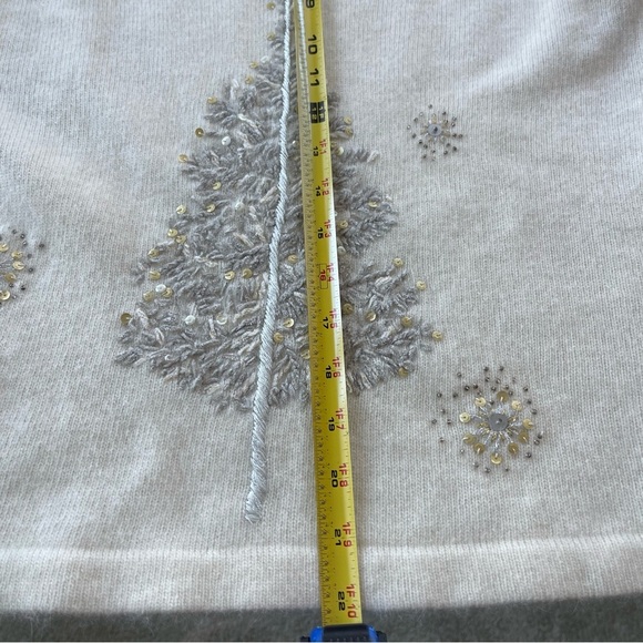 Orvis Tree Embroidered Ivory Angora Wool V-neck Sweater Womens Sz Small Holiday - Picture 7 of 8